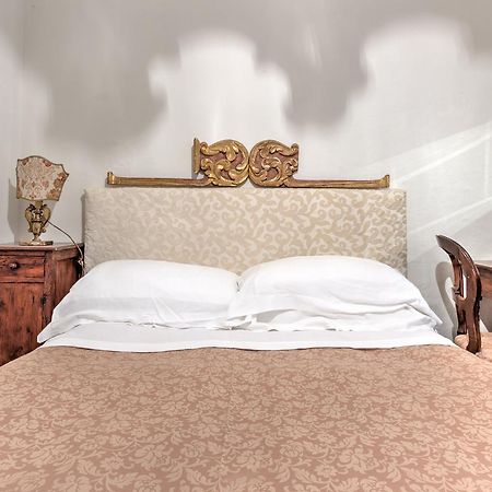 B&B La Residenza Del Poeta Montesicuro ภายนอก รูปภาพ