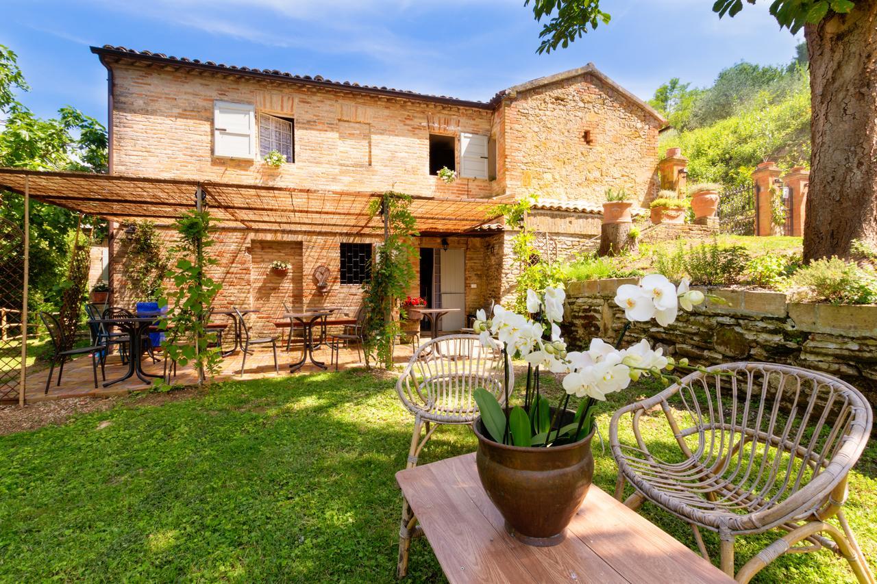 B&B La Residenza Del Poeta Montesicuro ภายนอก รูปภาพ