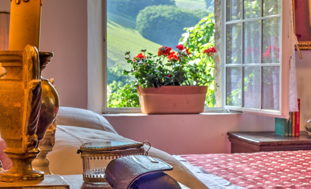 B&B La Residenza Del Poeta Montesicuro ภายนอก รูปภาพ