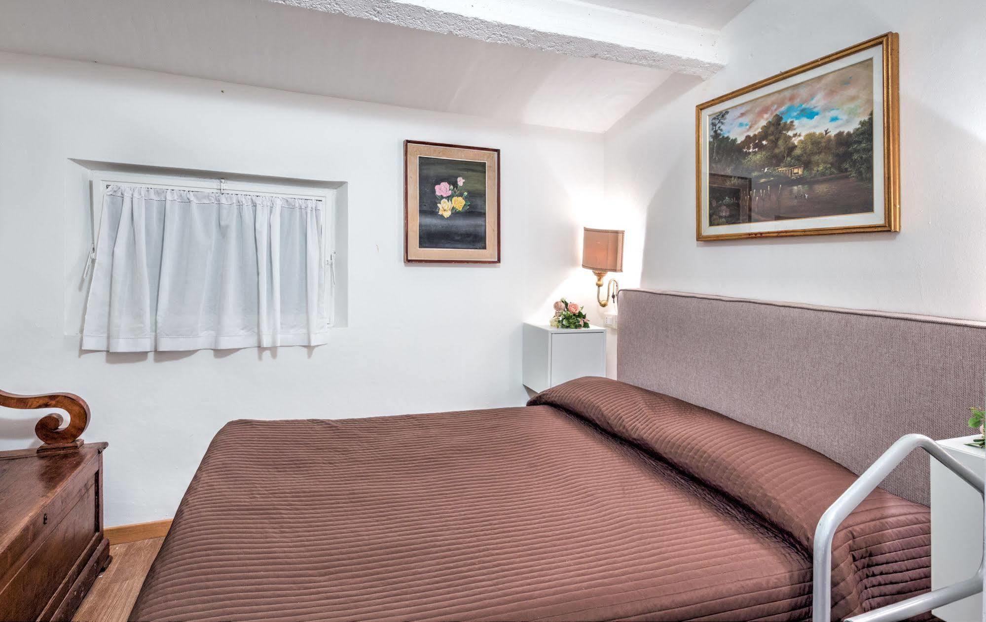 B&B La Residenza Del Poeta Montesicuro ภายนอก รูปภาพ