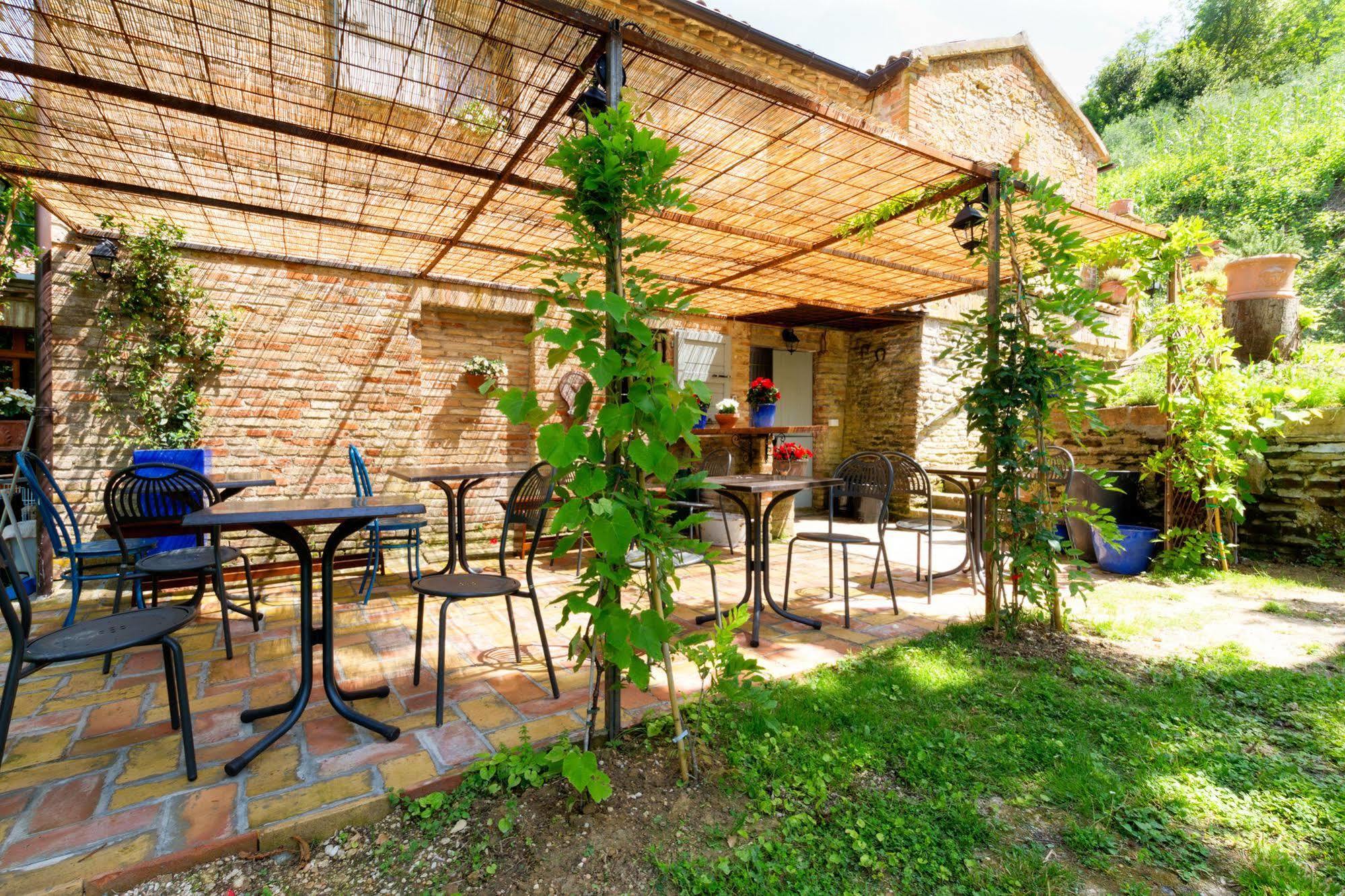 B&B La Residenza Del Poeta Montesicuro ภายนอก รูปภาพ